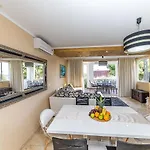 Luka Villa *