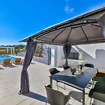 Luka Villa *